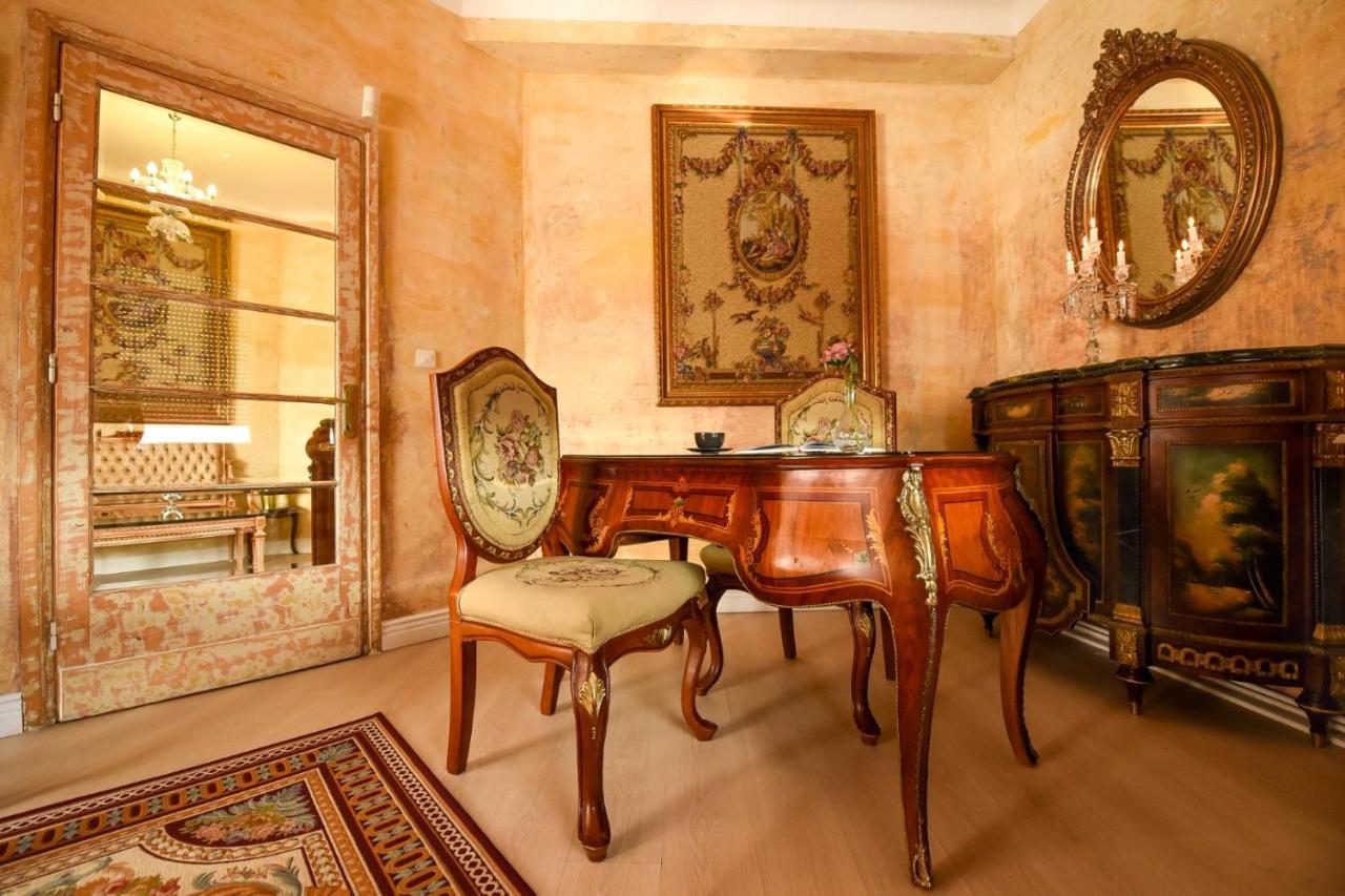 Baroque Splendor: Breathtaking Views & Design Apartment Bucharest Exterior photo