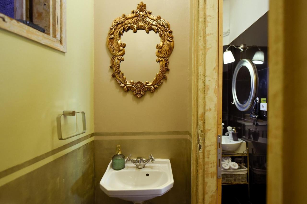 Baroque Splendor: Breathtaking Views & Design Apartment Bucharest Exterior photo